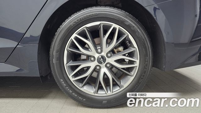 Kia K5 (III) 2.0 Trendy 2023 — фото 21