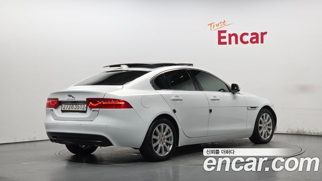 Jaguar XE 20d Prestige 2018 — фото 2