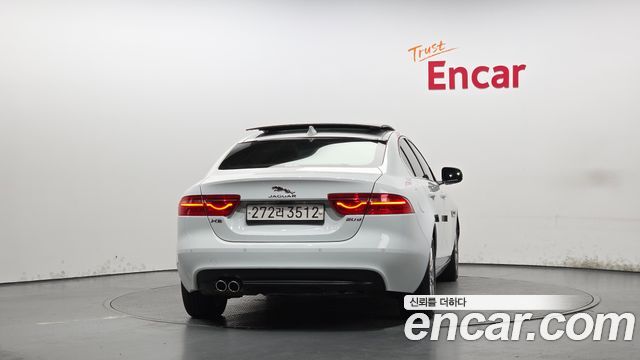 Jaguar XE 20d Prestige 2018 — фото 4