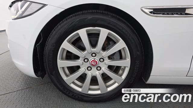 Jaguar XE 20d Prestige 2018 — фото 5