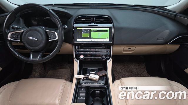 Jaguar XE 20d Prestige 2018 — фото 7