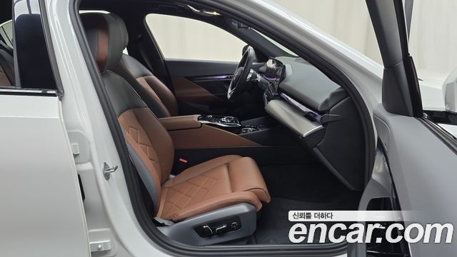 BMW 5 Series (G60) 530i xDrive M Sport 2025 — фото 26