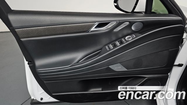Genesis G80 (RG3) Gasoline 3.5 Turbo AWD 2025 — фото 30