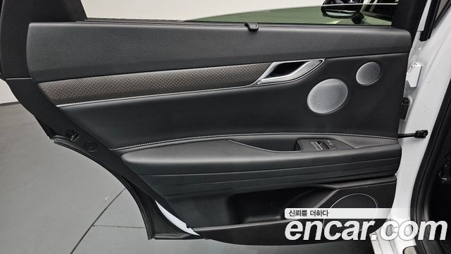 Genesis G80 (RG3) Gasoline 3.5 Turbo AWD 2025 — фото 31