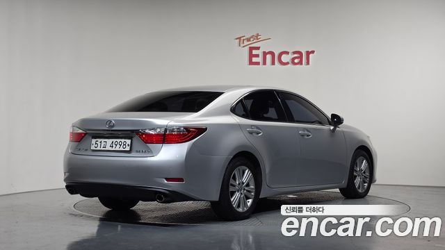 Lexus ES350 Supreme XV60 2014 — фото 2