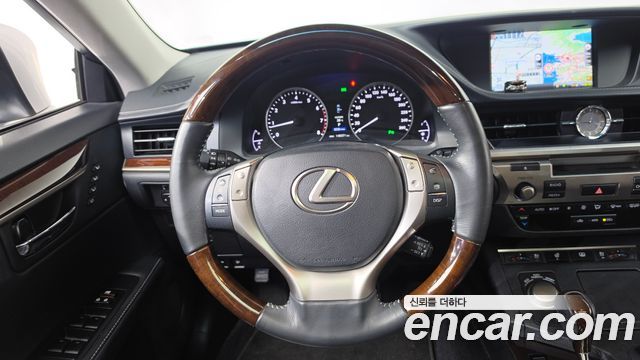 Lexus ES350 Supreme XV60 2014 — фото 14