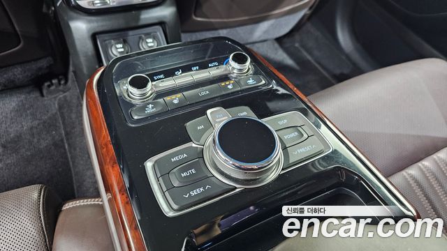 Genesis EQ900 3.8 GDI AWD Premium Luxury 2016 — фото 19