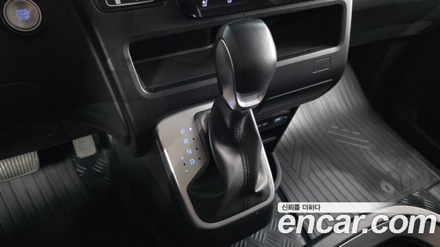 Hyundai Staria Cargo 5-Seater Modern 2023 — фото 9