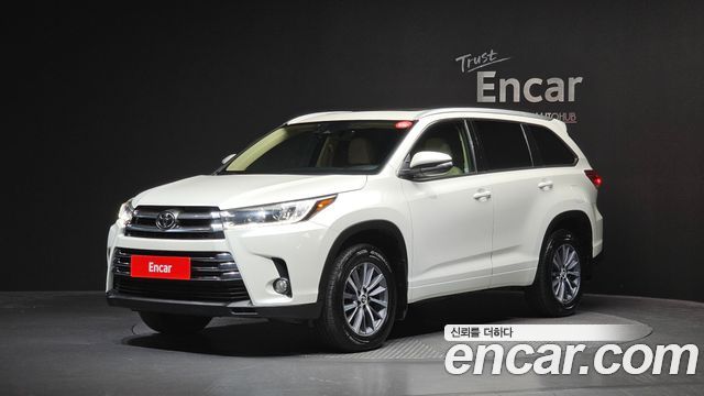Toyota Highlander Standard 2017 — фото 1