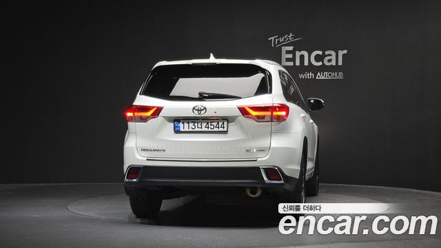 Toyota Highlander Standard 2017 — фото 4