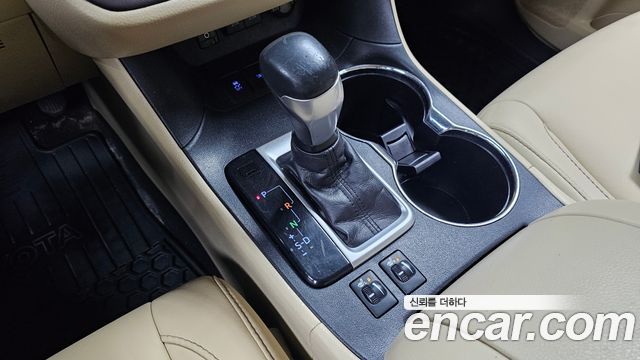 Toyota Highlander Standard 2017 — фото 9