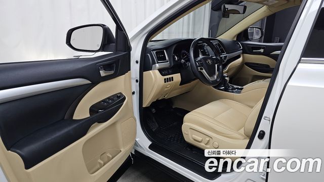 Toyota Highlander Standard 2017 — фото 10