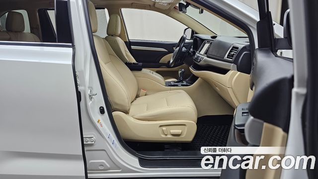 Toyota Highlander Standard 2017 — фото 15