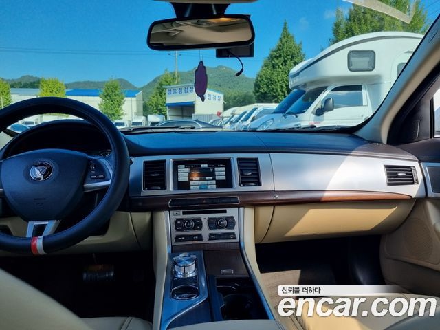 Jaguar XF 2.0 Luxury X250 2015 — фото 10