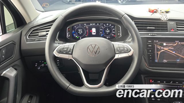Volkswagen Tiguan (II) 2.0 TDI Prestige 2023 — фото 13
