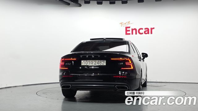 Volvo S60 (III) T5 Inscroption 2020 — фото 4
