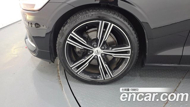 Volvo S60 (III) T5 Inscroption 2020 — фото 5