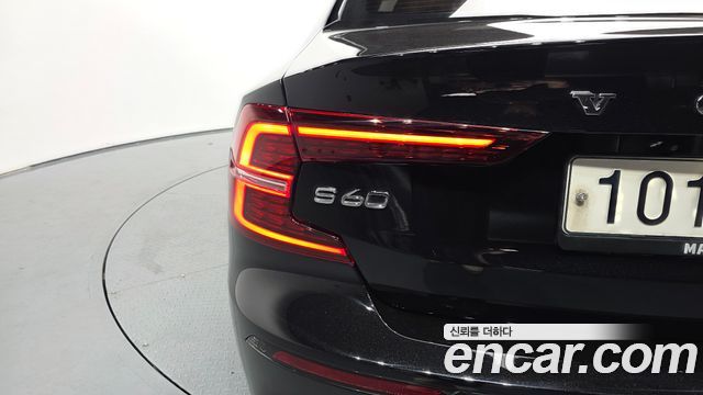 Volvo S60 (III) T5 Inscroption 2020 — фото 29