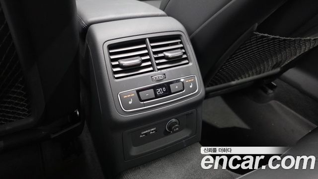 Audi A4 (B9) 40 TFSI Premium 2023 — фото 32