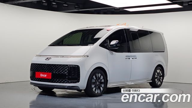 Hyundai Staria Lounge 9-Seater Inspiration 2022 — фото 1