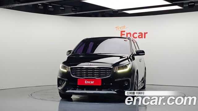 Kia Carnival 9-Seater Luxury 2019 — фото 3