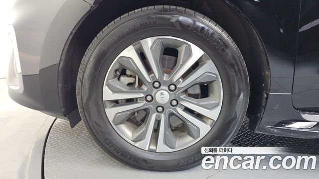 Kia Carnival 9-Seater Luxury 2019 — фото 5