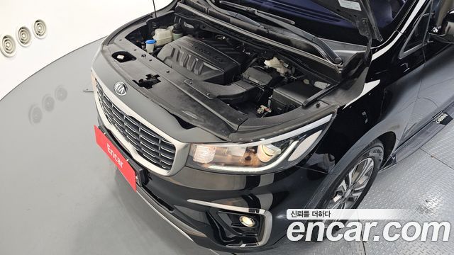 Kia Carnival 9-Seater Luxury 2019 — фото 6