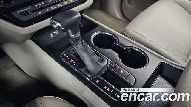 Kia Carnival 9-Seater Luxury 2019 — фото 9