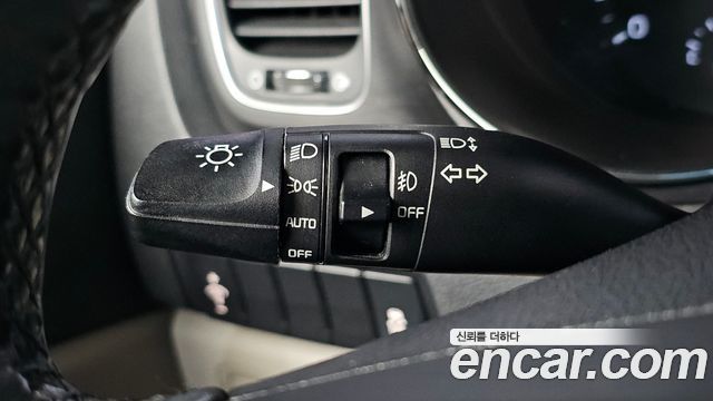 Kia Carnival 9-Seater Luxury 2019 — фото 16