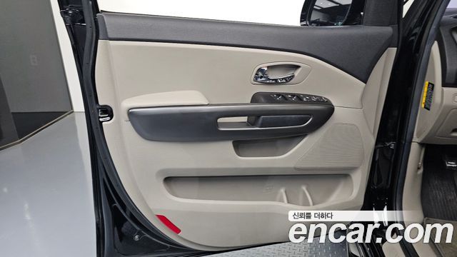 Kia Carnival 9-Seater Luxury 2019 — фото 24
