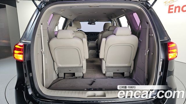 Kia Carnival 9-Seater Luxury 2019 — фото 29