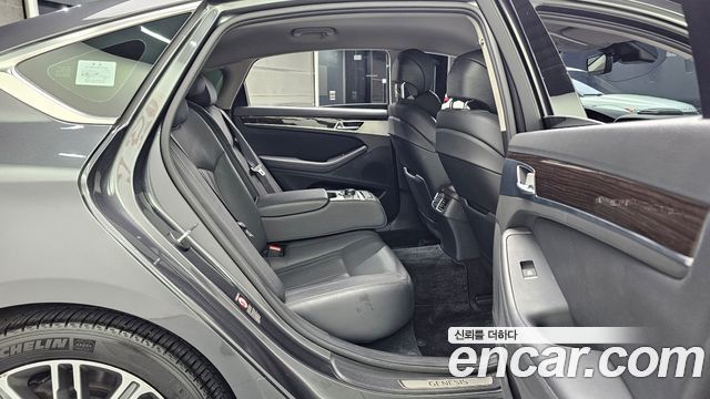 Genesis G80 3.3 GDI AWD Luxury 2018 — фото 12