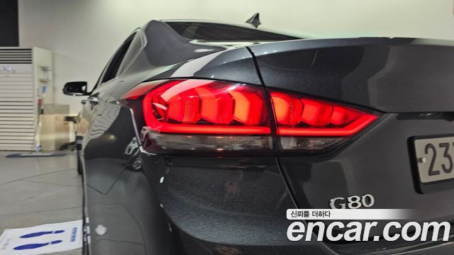 Genesis G80 3.3 GDI AWD Luxury 2018 — фото 23