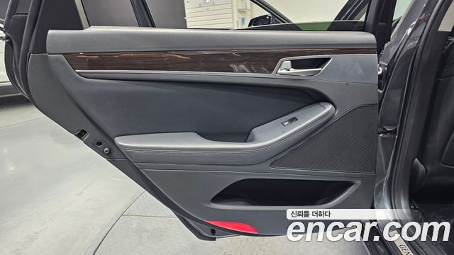 Genesis G80 3.3 GDI AWD Luxury 2018 — фото 25