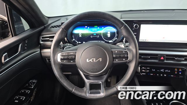 Kia K5 (III) 2.0 Signature 2023 — фото 13