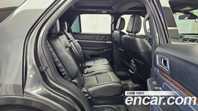 Ford Explorer 2.3 Limited 4WD 5th 2018 — фото 12