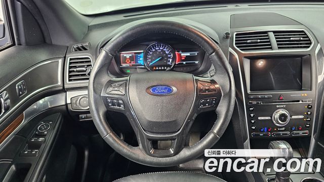Ford Explorer 2.3 Limited 4WD 5th 2018 — фото 13