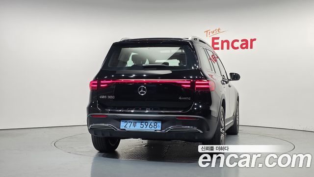 Mercedes-Benz EQB (X243) EQB300 4MATIC AMG Line 2026 — фото 4