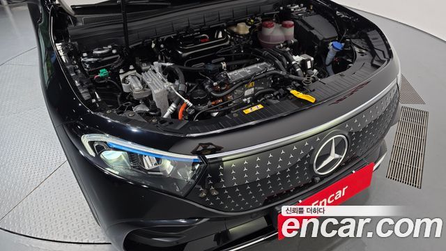 Mercedes-Benz EQB (X243) EQB300 4MATIC AMG Line 2026 — фото 6