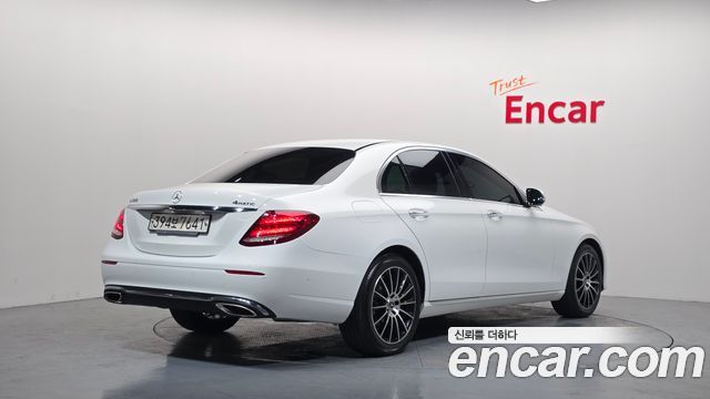 Mercedes-Benz E-Class (W213) E300 4MATIC Avnatgarde 2018 — фото 2