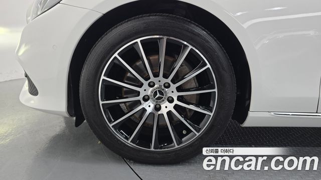 Mercedes-Benz E-Class (W213) E300 4MATIC Avnatgarde 2018 — фото 5