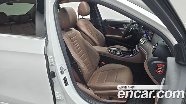 Mercedes-Benz E-Class (W213) E300 4MATIC Avnatgarde 2018 — фото 12