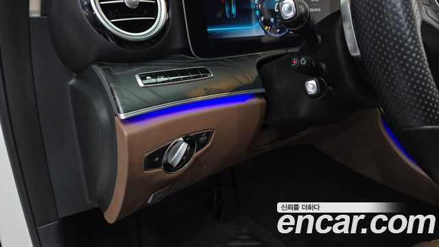 Mercedes-Benz E-Class (W213) E300 4MATIC Avnatgarde 2018 — фото 14