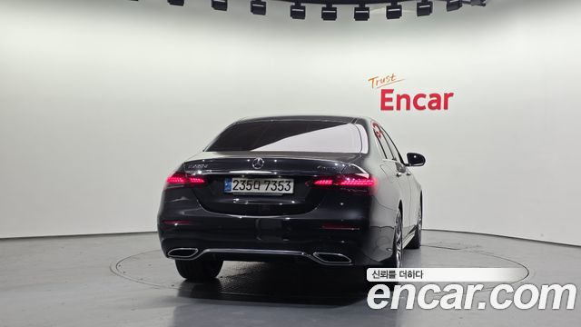 Mercedes-Benz E-Class (W213) E220d 4MATIC AMG Line 2021 — фото 4