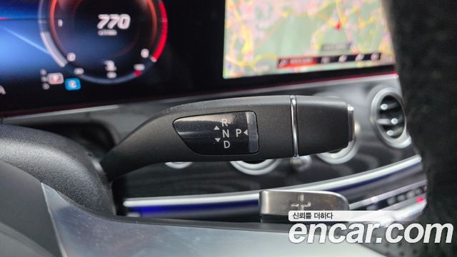 Mercedes-Benz E-Class (W213) E220d 4MATIC AMG Line 2021 — фото 9
