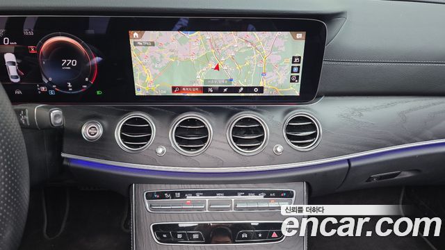 Mercedes-Benz E-Class (W213) E220d 4MATIC AMG Line 2021 — фото 15