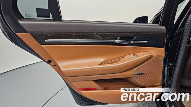 Genesis G90 3.8 AWD Premium Luxury 2019 — фото 25