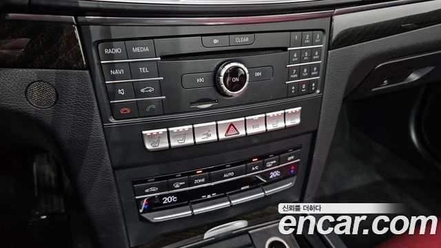 Mercedes-Benz E-Class (W212) E200 Cabriolet 2016 — фото 16