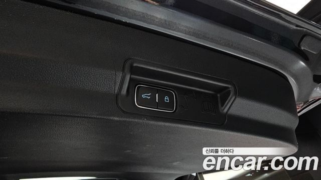Ford Explorer (VI) 2.3 LimIted 4WD 2021 — фото 38