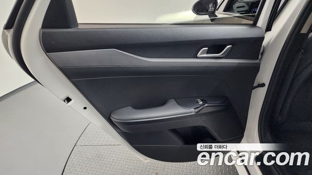 Kia K5 (III) 2.0 Prestige 2022 — фото 25